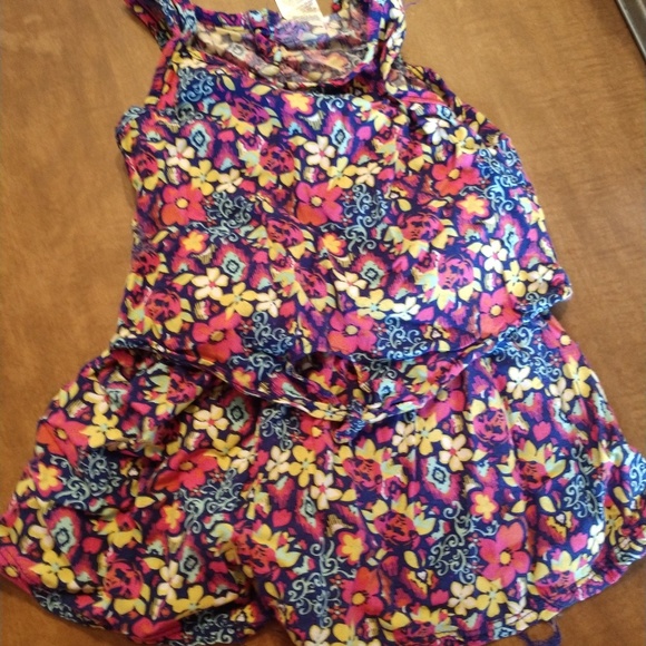 Floral outfit - Picture 1 of 2